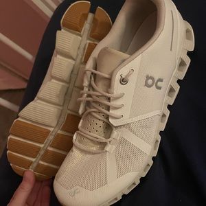 Men’s OnCloud size 10